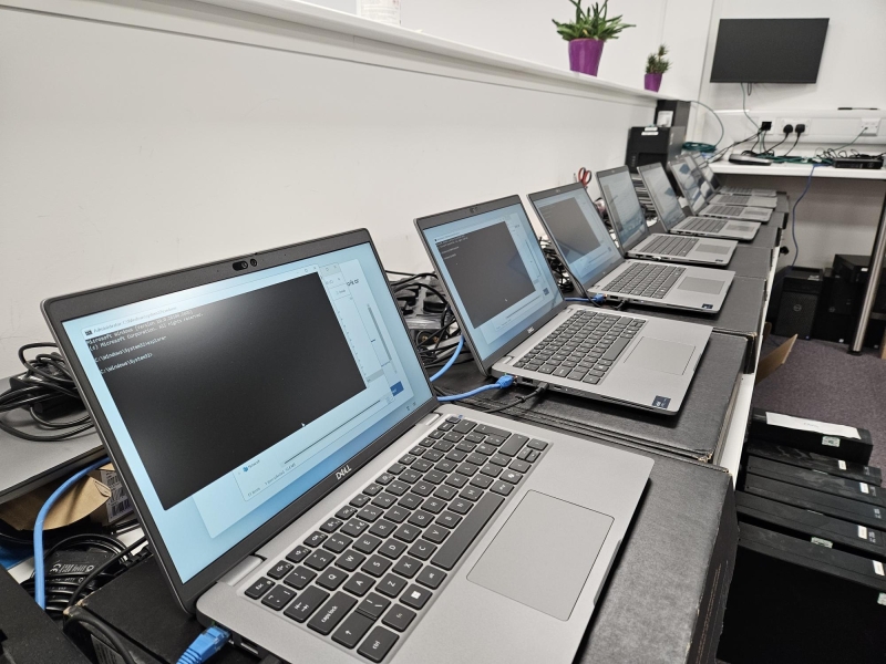 Windows 10 replacements in full swing